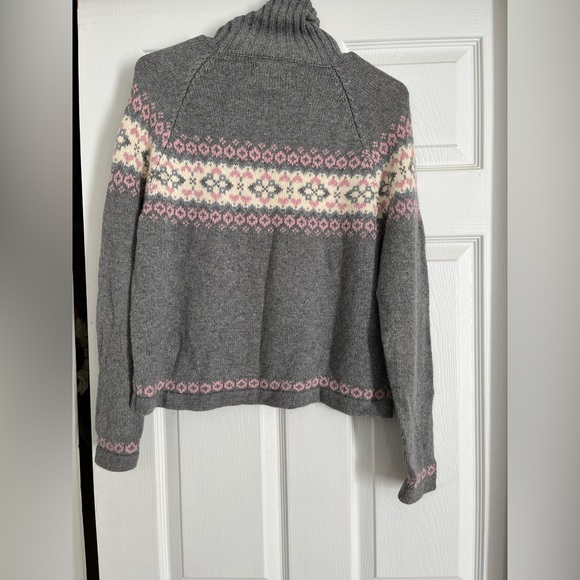 Gray Patterned Turtleneck Sweater - Picture 9 of 12